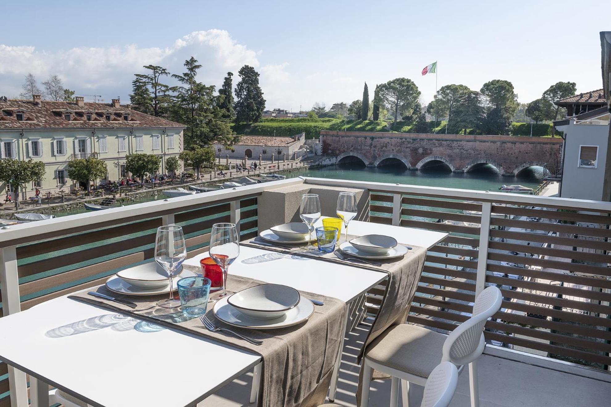 Palazzo Cordigero - Apartments بسكييرا ديل غاردا المظهر الخارجي الصورة
